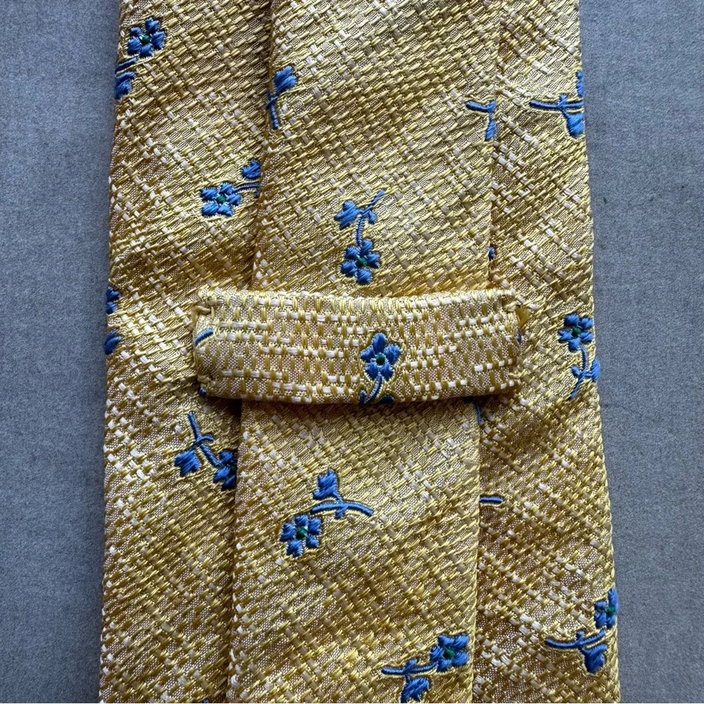 Drakes for Bullock & Jones Elegant Yellow and Blue Silk Tie for Formal Occasions